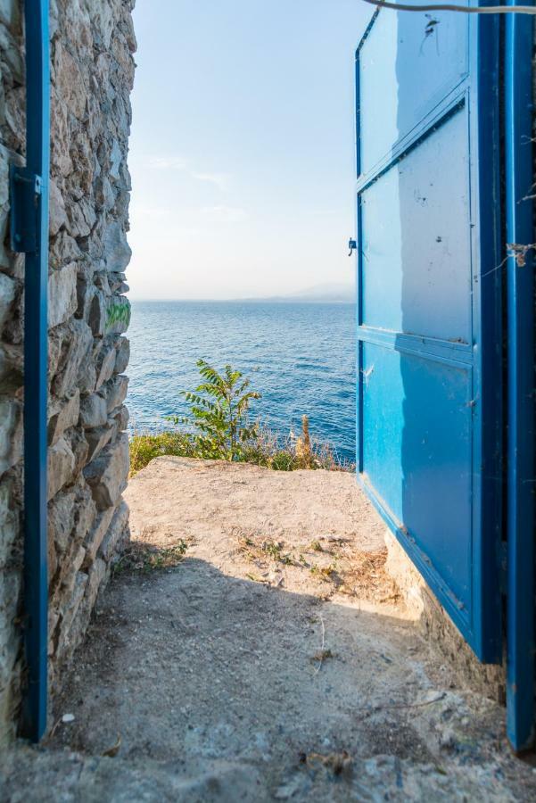 Epipleon Suites Agioi Apostoloi  Exterior photo
